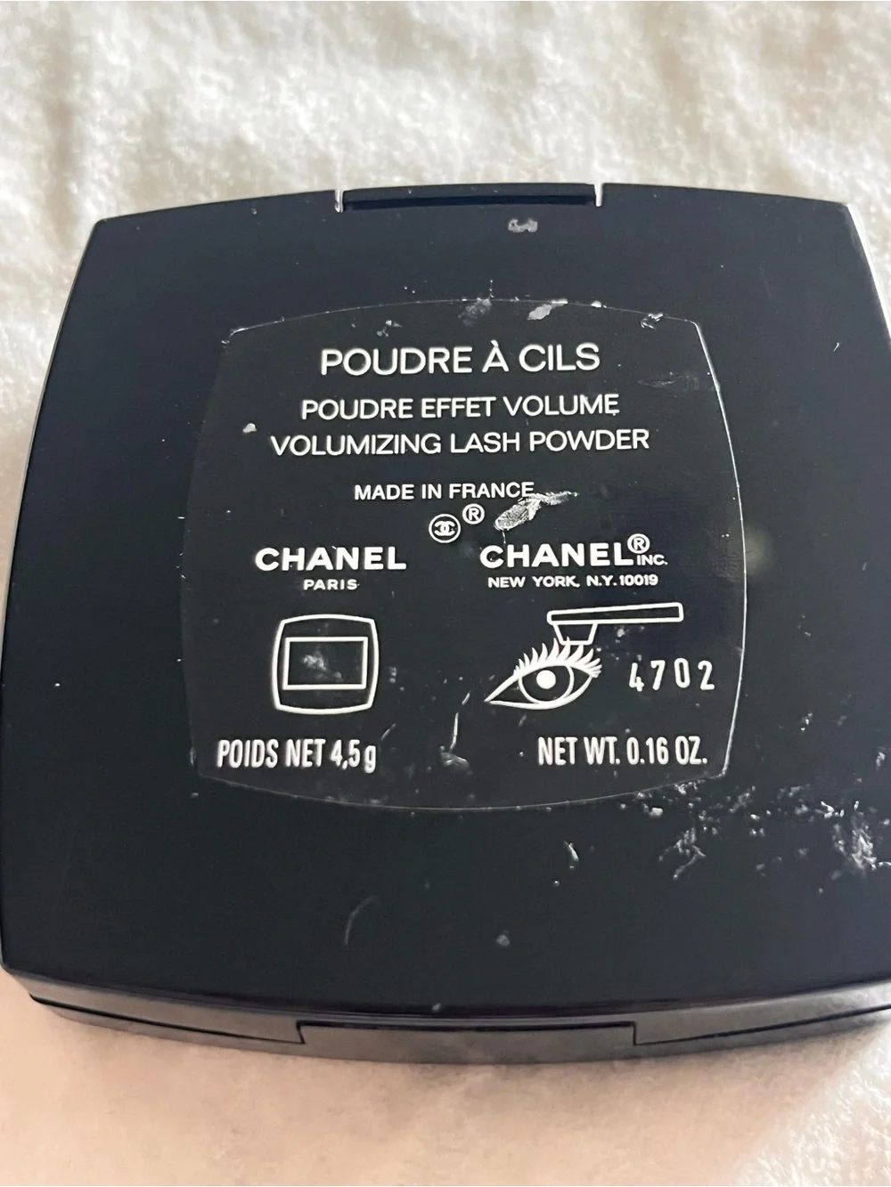 CHANEL Black Pressed Eyeshadow with False Lash Impression